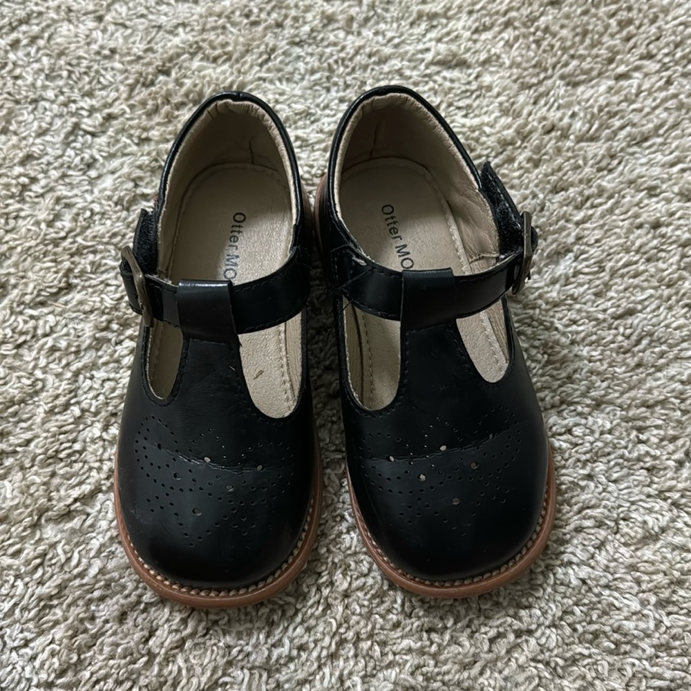 Girl shoes